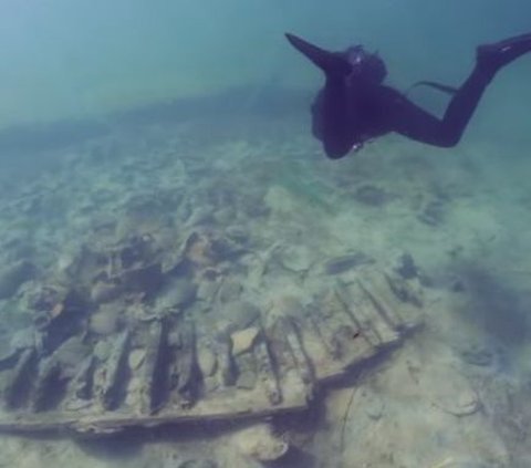 Bangkai Kapal Romawi Abad Keempat Diangkat dari Dasar Laut, Muatan Kargonya Masih Utuh