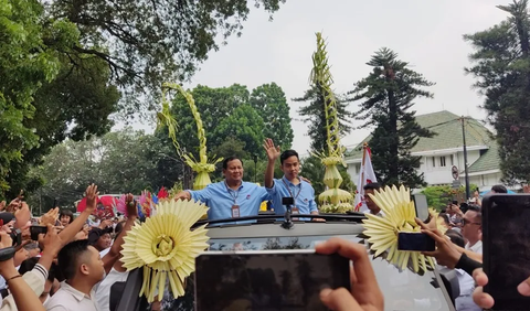 Kemudian tiga mantan Kapolri Jenderal Polisi Sutarman, Jenderal Idham Azis, Jenderal Polisi Sutanto.<br>