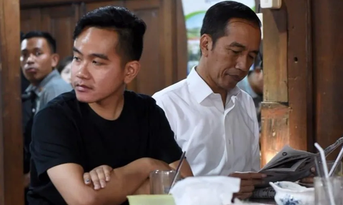 Adian Napitulu Bongkar Penyebab Jokowi Beda Sikap dengan PDIP: Minta Tiga Periode, Ditolak