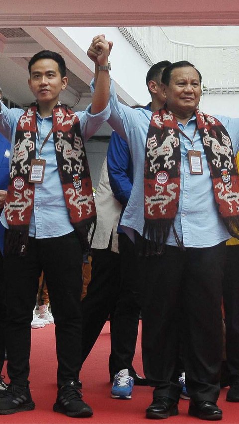 FOTO: Wajah Semringah Prabowo dan Gibran Resmi Jadi Capres-Cawapres Ketiga di Pilpres 2024