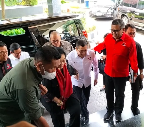 Megawati dan Timses Ganjar-Mahfud Rapat Usai Prabowo-Gibran Daftar Capres Cawapres ke KPU