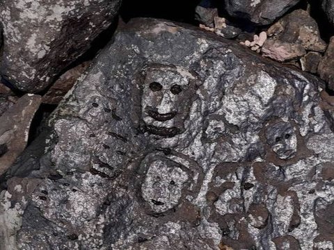 Misterius, Gambar Wajah Manusia Berusia 2.000 Tahun Muncul dari Dasar Sungai yang Mengering