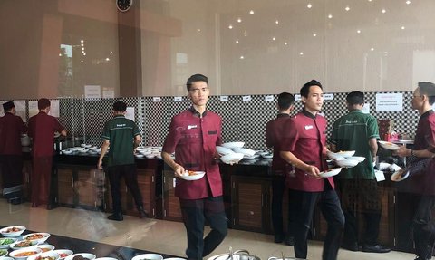 Ternyata, Ini Alasan Kenapa Harga Makanan di Rumah Makan Pagi-Sore Terkenal Mahal