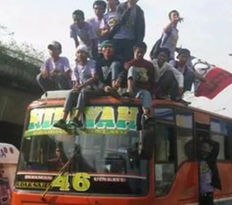 11 Potret Bus Kota Jakarta Zaman Dulu yang Klasik dan Berkesan.