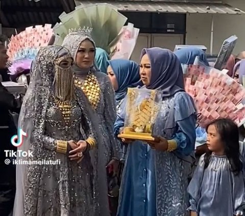 Viral Rombongan Keluarga Bawa Seserahan Nikah dengan Pakaian Heboh, Warganet: Pengantinnya yang Mana?