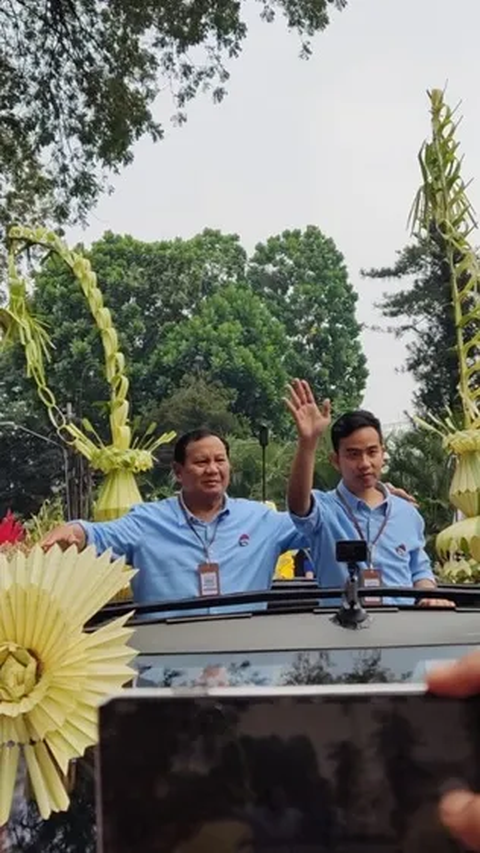 Prabowo Gibran Daftar KPU di Hari Sakral Pemilu, Turun Hujan di Jakarta