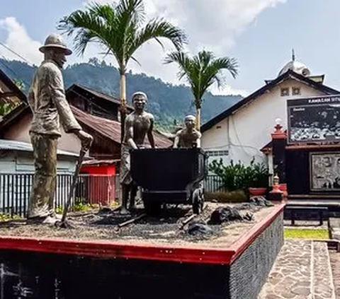 1. Tambang Batu Bara Ombilin Sawahlunto ditetapkan sebagai warisan dunia UNESCO pada tahun 2019.