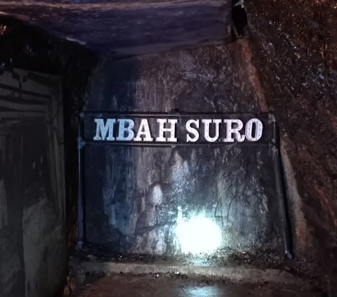 8. Salah satu tempat bersejarah yang terkait dengan tambang batu bara Ombilin adalah Lubang Mbah Soero yang terletak di Tangsi Baru, Kelurahan Tanah Lapang, Kecamatan Lembah Segar.