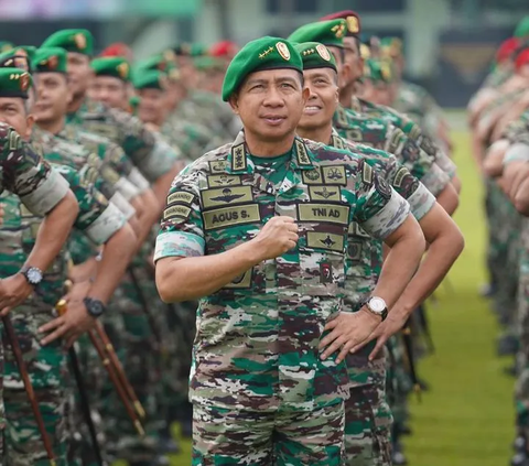 Begini Momen Jenderal Dudung Abdurachman jadi Saksi Nikah Ajudan, Foto Bareng Pengantin Seru Abis