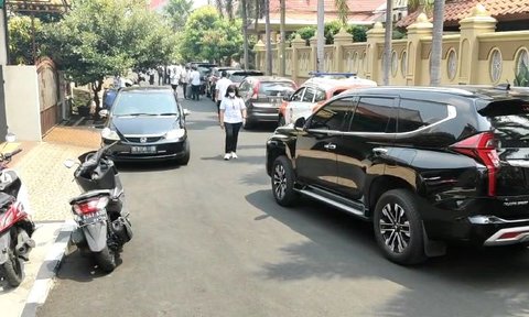 Polisi Geledah Komplek Rumah Ketua KPK Firli Bahuri di Bekasi