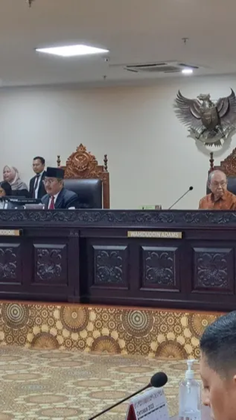 Jimly Asshiddiqie Pimpin Sidang Dugaan Hakim MK Langgar Etik, Singgung Akal Sehat Dikalahkan Akal Bulus dan Fulus