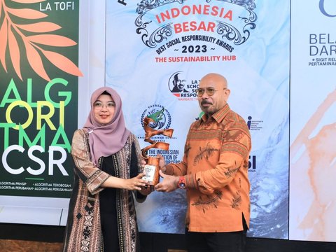 Nicke Widyawati Menjadi Bintang CSR di Indonesia Best Social Responsibility Awards 2023