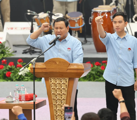 Makna Prabowo-Gibran Kerap Pakai Baju Warna Biru