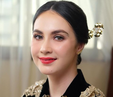 Potret Makeup Klasik Arumi Bachsin, Wajahnya Jadi Mirip Noni Belanda