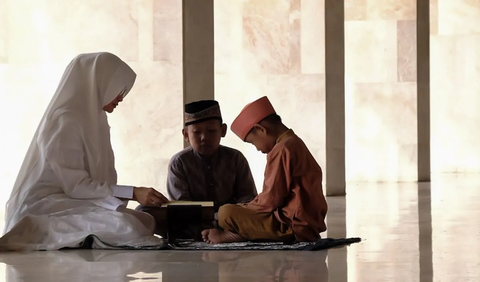 Sesuai dengan aturan yang berlakuDana Abadi Pesantren bersumber dari Dana Abadi Pendidikan.