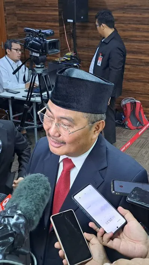 Jimly Asshiddiqie Akui Banyak Terima 'Teror' Menteri Kasus Putusan Batas Usia