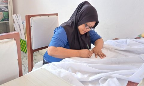 Napi Perempuan Jambi Dilatih untuk Produksi Batik dari Dalam Lapas