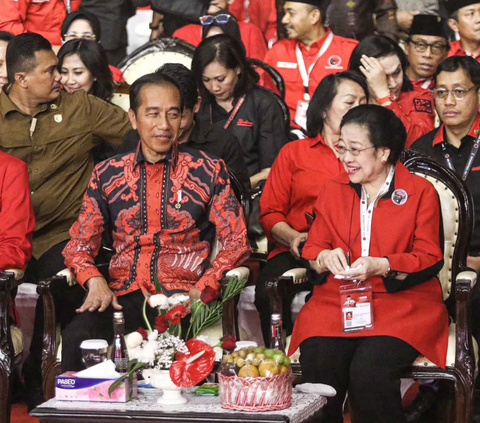 Puan Akhirnya Buka Suara Tanggapi Viral Video Megawati Diduga Empaskan Tangan Jokowi