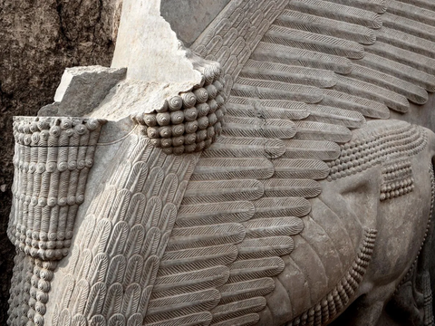 FOTO: Penampakan Patung Dewa Lamassu yang Terkubur Hampir 3.000 Tahun di Irak