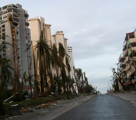 FOTO: Keganasan Badai Otis Obrak-Abrik Meksiko hingga Bikin Kota Acapulco Luluhlantak Seperti Medan Perang