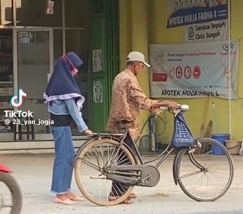 Viral Momen Anak Perempuan Dibonceng Ayahnya Naik Sepeda, Bikin Nostalgia Warganet