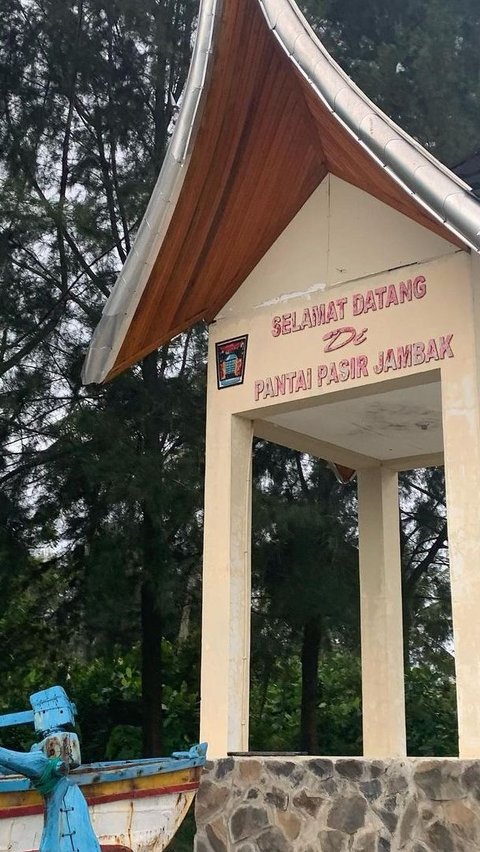 <b>Mengunjungi Pantai Pasir Jambak, Menikmati Matahari Tenggelam saat Akhir Pekan di Padang</b>