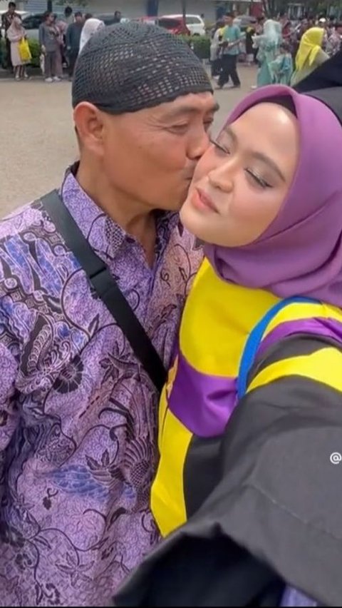 Momen Haru Wisuda Cuma Ditemani Ayah dan Suami, Kondisi Berubah Setelah Ibunya Meninggal 