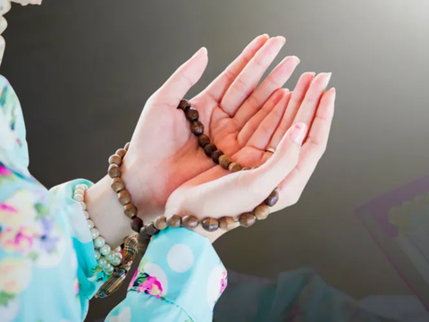 Doa Hari Jumat Meminta Rezeki yang Berkah & Lancar