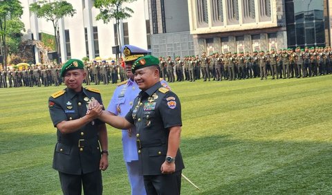 Guyonan Dudung pun ditimpali awak media dengan celetukan menjadi petani di kawasan Pejaten, Jakarta Selatan.<br>