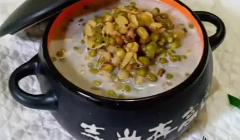 1.	Bubur Kacang Hijau