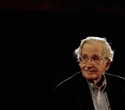 Filsuf Noam Chomsky Jelaskan Mengapa Dunia Tidak Berbuat Apa-Apa Atas Pembantaian Rakyat Palestina