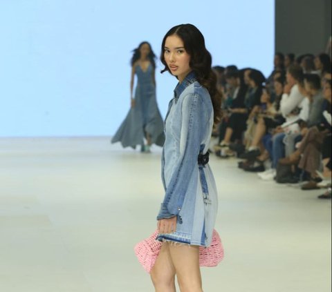 Epiphany by NAGITASLAVINA, Sulap Denim Sisa Jadi Outfit Eye Catching