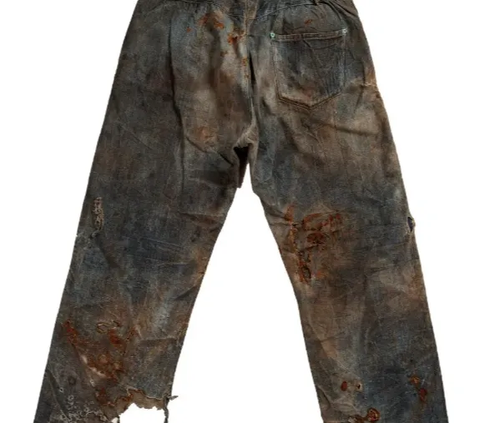 Full of Rust, Jeans from 1873 Sold for Rp1.5 Million