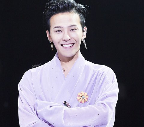 Sejak tahun 2016, G-Dragon telah menjadi duta Chanel. Penampilannya dalam acara Chanel yang menampilkan koleksi Cruise mereka di Hotel Monte Carlo Beach pada Kamis, 5 Mei 2022, telah membuat para penggemarnya merasa khawatir.