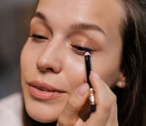 Make Tired Eyes Look Fresh in Seconds