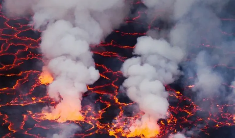 Bukan hanya untuk melihat danau lava secara sekilas, ekspedisi ini juga dilakukan untuk menyempurnakan model aktivitas gunung berapi. 