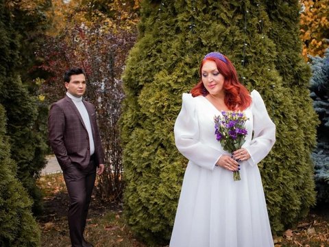 Viral Wanita Menikahi Anak Angkatnya yang 31 Tahun Lebih Muda, Dianggap Aib untuk Negara