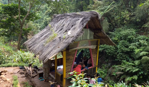 Mitos di balik Curug Sanghyang Santen