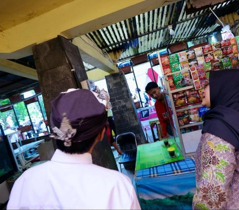 Dukung UMKM Naik Kelas Banyuwangi, PLN Pasang Listrik Gratis Puluhan Pelaku Usaha Mikro