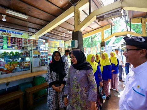 Dukung UMKM Naik Kelas Banyuwangi, PLN Pasang Listrik Gratis Puluhan Pelaku Usaha Mikro