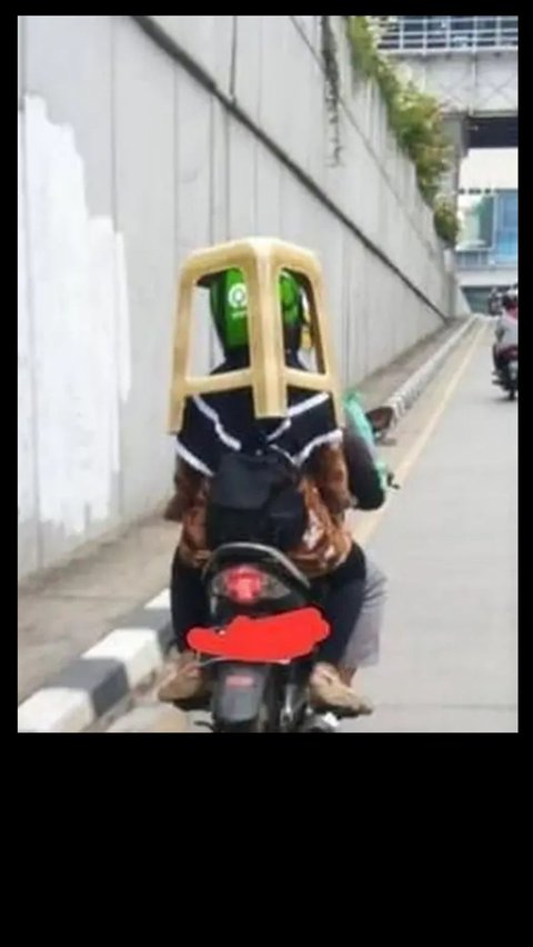 6 Potret Tingkah Aneh Penumpang Ojol, Mengundang Gelak Tawa