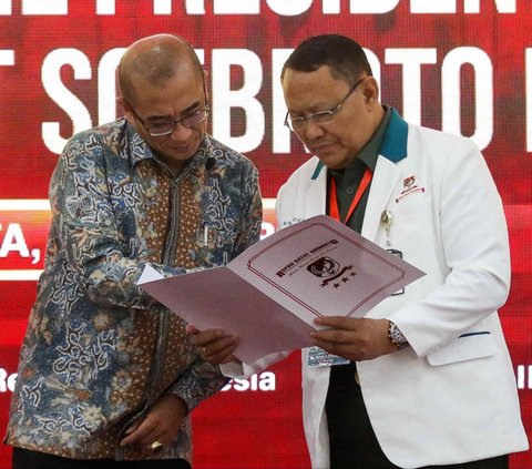 FOTO: KPU Terima Hasil Tes Kesehatan Capres-Cawapres, Ketiga Pasangan Dinyatakan Bebas Narkoba