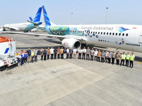 Garuda Indonesia Terbangkan Pesawat Komersial Pertama Pakai Bahan Bakar Campuran Sawit