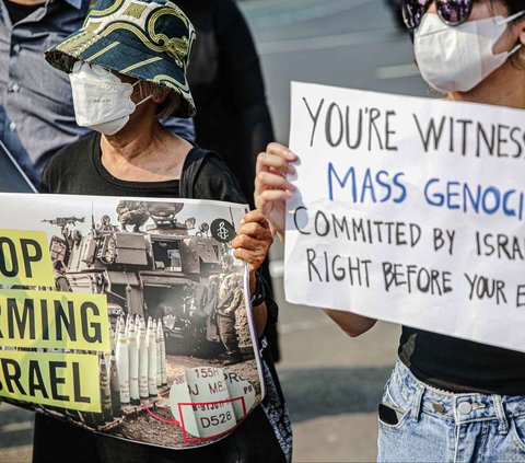 FOTO: Geruduk Kedubes AS, Amnesty International Indonesia dan Aktivis HAM Kecam Serangan Israel ke Palestina