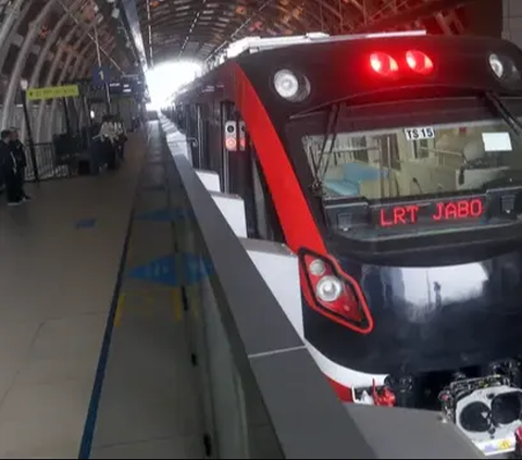 Cuma Tersedia 9 Trainset, Waktu Tunggu LRT Jabodebek Bisa Sampai 40 Menit