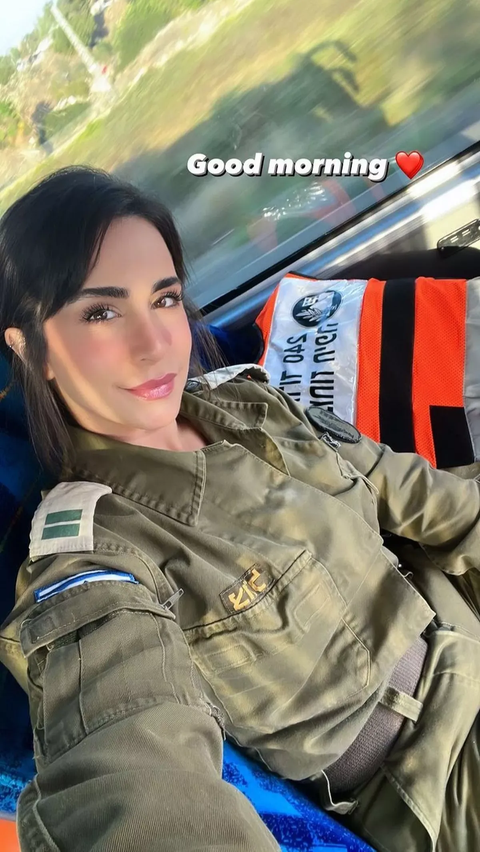 9 Portraits of Beautiful Israeli Female Soldiers Nicknamed Queen of Guns
