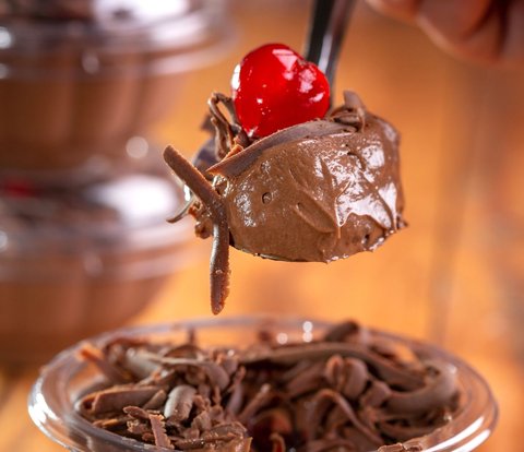 Make Chocolate Milk Pudding with Only 2 Ingredients