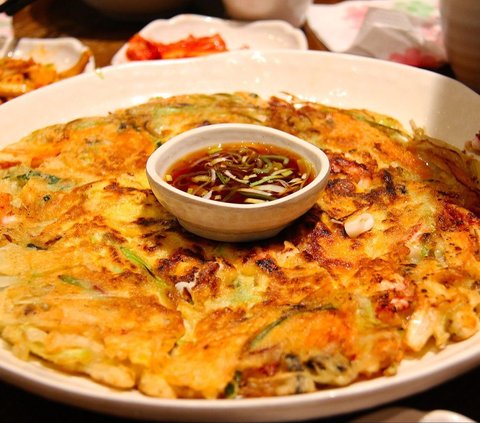 10 Ciri Khas Makan Orang Korea yang Unik dan Bikin Sehat