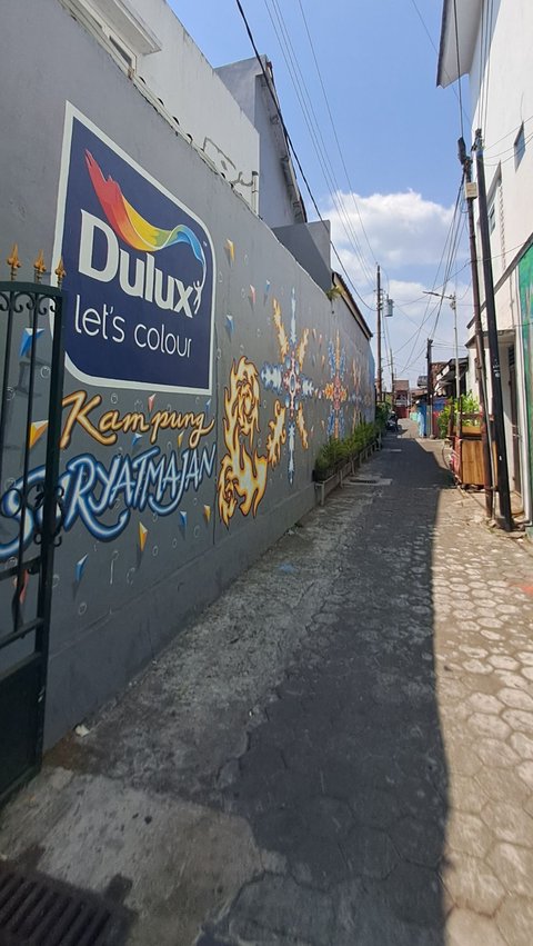 Widadi menuturkan usai mengiyakan tawaran dari Dulux ini, pihaknya kemudian melakukan rapat dan mencari potensi-potensi warga yang bisa melukis maupun mengecat.