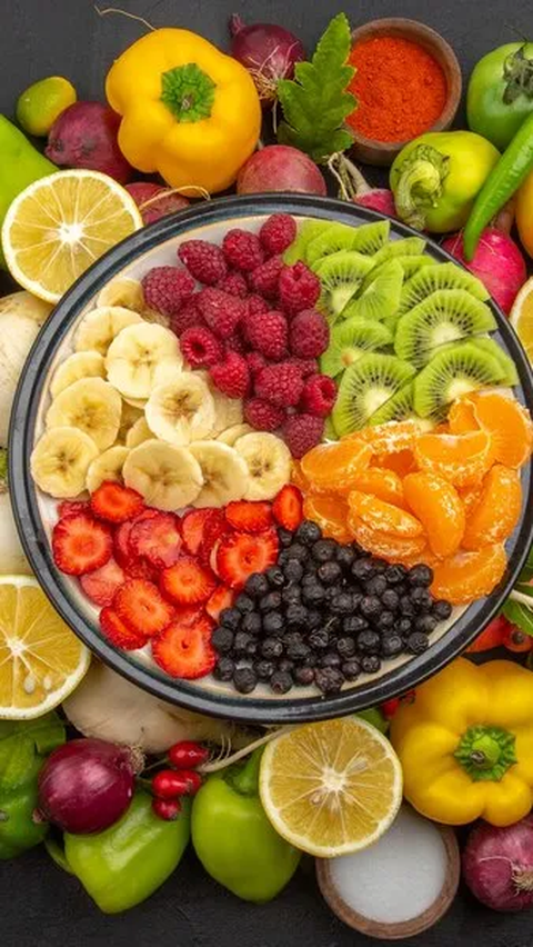 Kaya akan vitamin, kalium, serat, dan folat, buah menjadi pilihan yang tepat untuk menjaga keseimbangan nutrisi dalam tubuh.